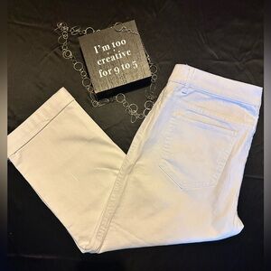 NWT NY&C WHITE SKINNY CROP CRAPIS JEANS.